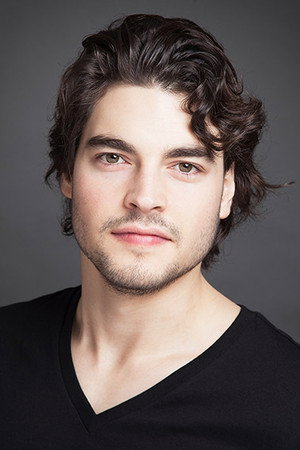 Photo of Akin Akinözü from the Latest Netflix gallery