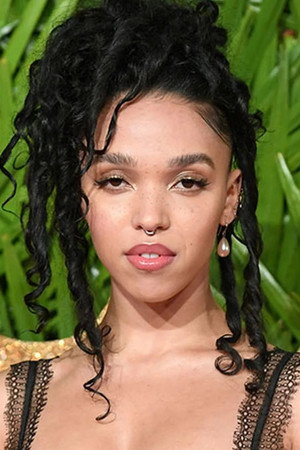 FKA twigs photo