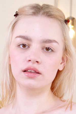Photo of Eva Murkovski from the Latest Netflix gallery