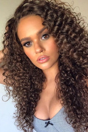 Madison Pettis photo