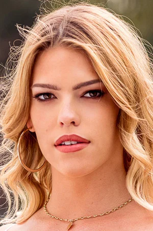 Photo of Leah Lee from the Latest Netflix gallery