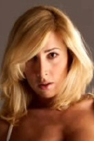 Photo of Roberta Cavalcante from the Latest Netflix gallery