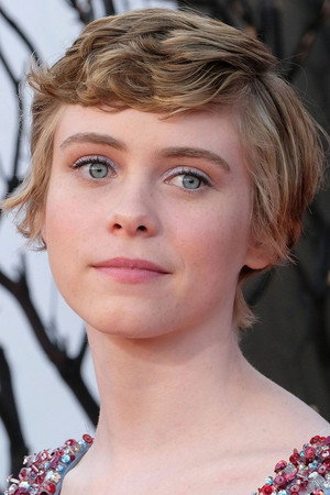 Sophia Lillis photo