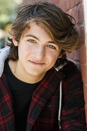 Photo of Julian Shatkin from the Latest Netflix gallery