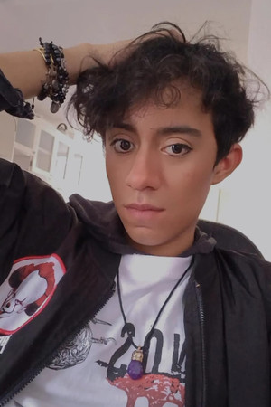 Photo of Alexis Briones from the Latest Netflix gallery