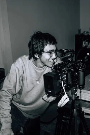 Photo of Joshua Matthew from the Latest Netflix gallery