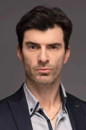 Photo of Özgür Özberk from the Latest Netflix gallery