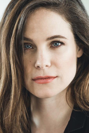 Caroline Dhavernas photo