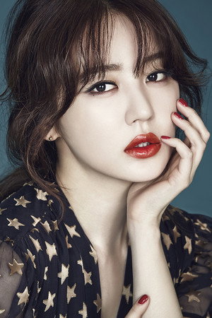 Yoon Eun-hye photo
