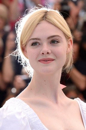 Elle Fanning photo