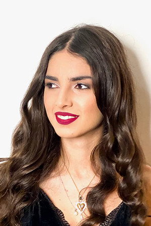 Ifigeneia Tzola photo