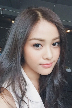 Photo of Eisaya Hosuwan from the Latest Netflix gallery