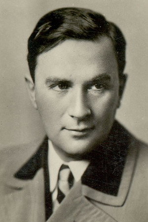 Photo of Oskar Karlweis from the Latest Netflix gallery