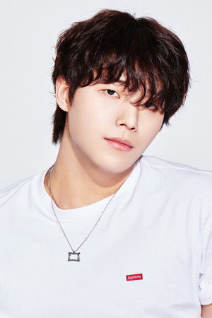 Photo of Son Jun Hyung from the Latest Netflix gallery