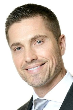 Eric Winter photo