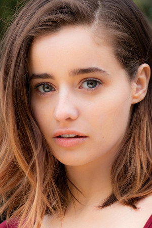 Holly Earl photo
