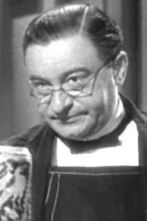 Photo of Hay Petrie from the Latest Netflix gallery