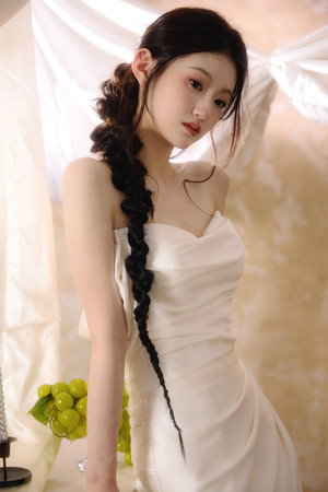 Photo of Jin Tianruyi from the Latest Netflix gallery