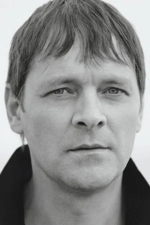 Photo of Mark Heap from the Latest Netflix gallery