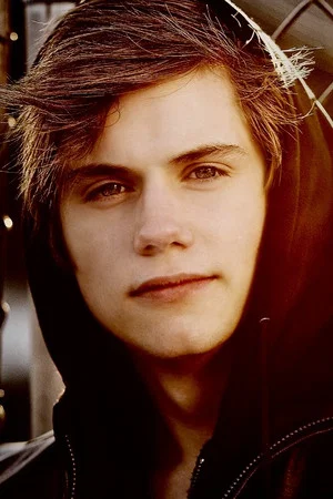 Photo of Tony Oller from the Latest Netflix gallery