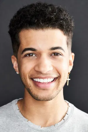 Jordan Fisher photo