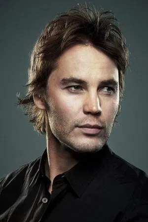 Taylor Kitsch photo