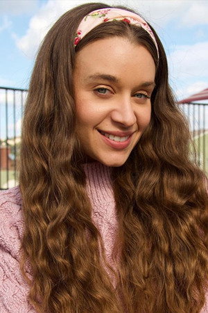 Photo of Hailee Lipscomb from the Latest Netflix gallery