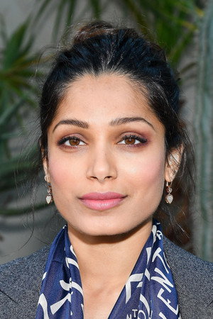 Freida Pinto photo