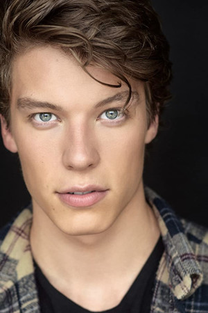 Photo of Justin Derickson from the Latest Netflix gallery