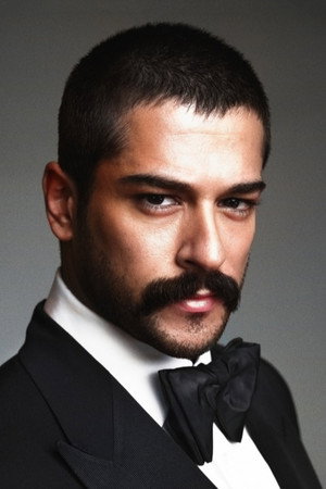 Burak Özçivit photo