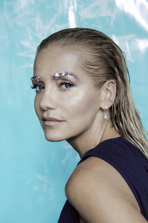 Photo of Dara Rolins from the Latest Netflix gallery