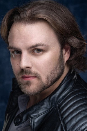 Photo of Dan Holloway from the Latest Netflix gallery