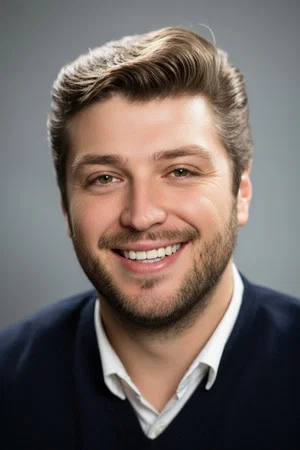 Photo of Önder Somer from the Latest Netflix gallery