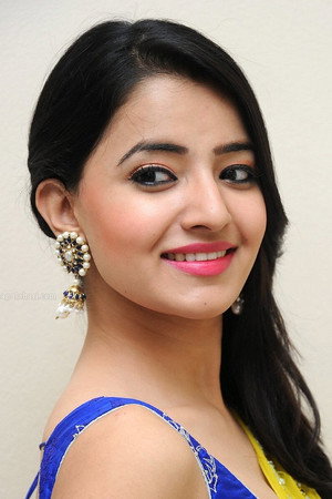 Rukshar Dhillon photo