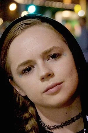 Photo of Emily Woods from the Latest Netflix gallery