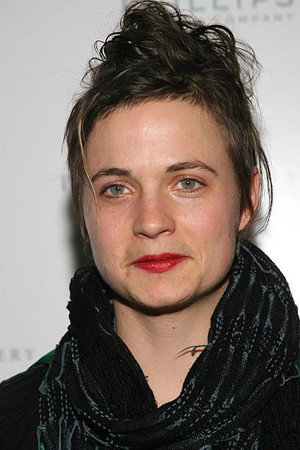 Photo of Savannah Knoop from the Latest Netflix gallery