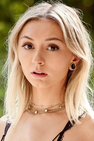 Photo of Chloe Temple from the Latest Netflix gallery