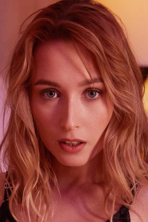 Photo of Kelly Collins from the Latest Netflix gallery