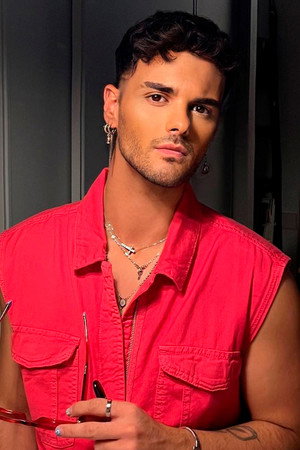 Photo of Abraham Mateo from the Latest Netflix gallery