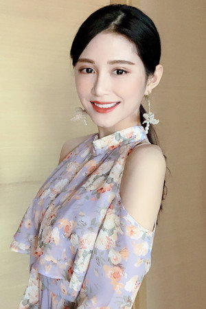 Photo of Tang Yangyang from the Latest Netflix gallery