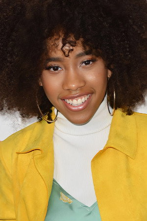 Photo of Zoë Renee from the Latest Netflix gallery