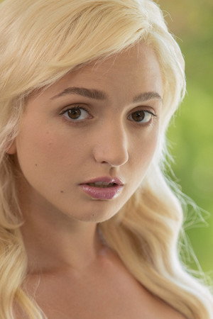 Photo of Eliza Jane from the Latest Netflix gallery