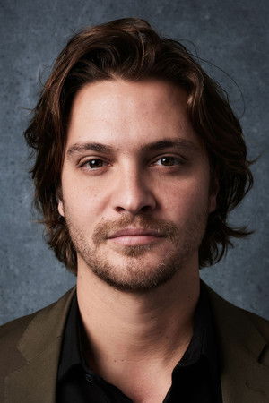 Luke Grimes photo
