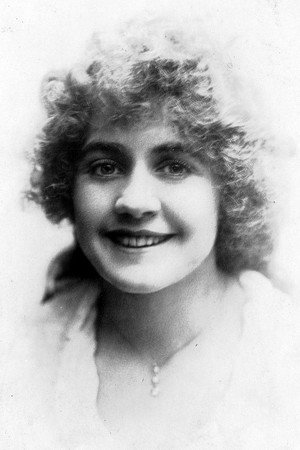 Photo of Violet Mersereau from the Latest Netflix gallery