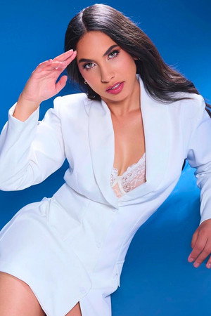 Photo of Valentina Girón from the Latest Netflix gallery