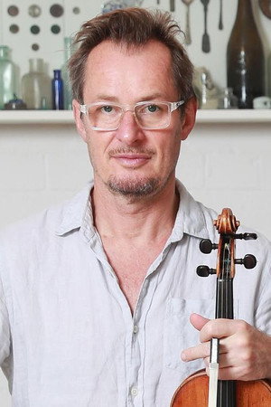 Photo of Richard Tognetti from the Latest Netflix gallery