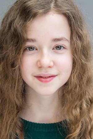 Photo of Ariella Glaser from the Latest Netflix gallery