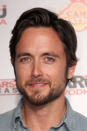 Justin Chatwin photo