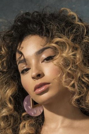Photo of Ella Eyre from the Latest Netflix gallery