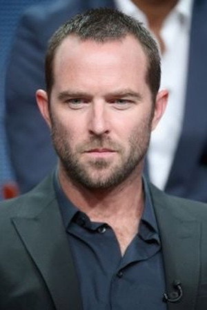 Sullivan Stapleton photo